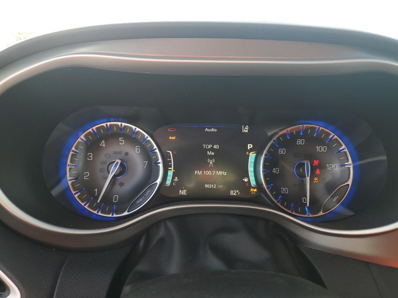 2022 Chrysler Pacifica - Image 9