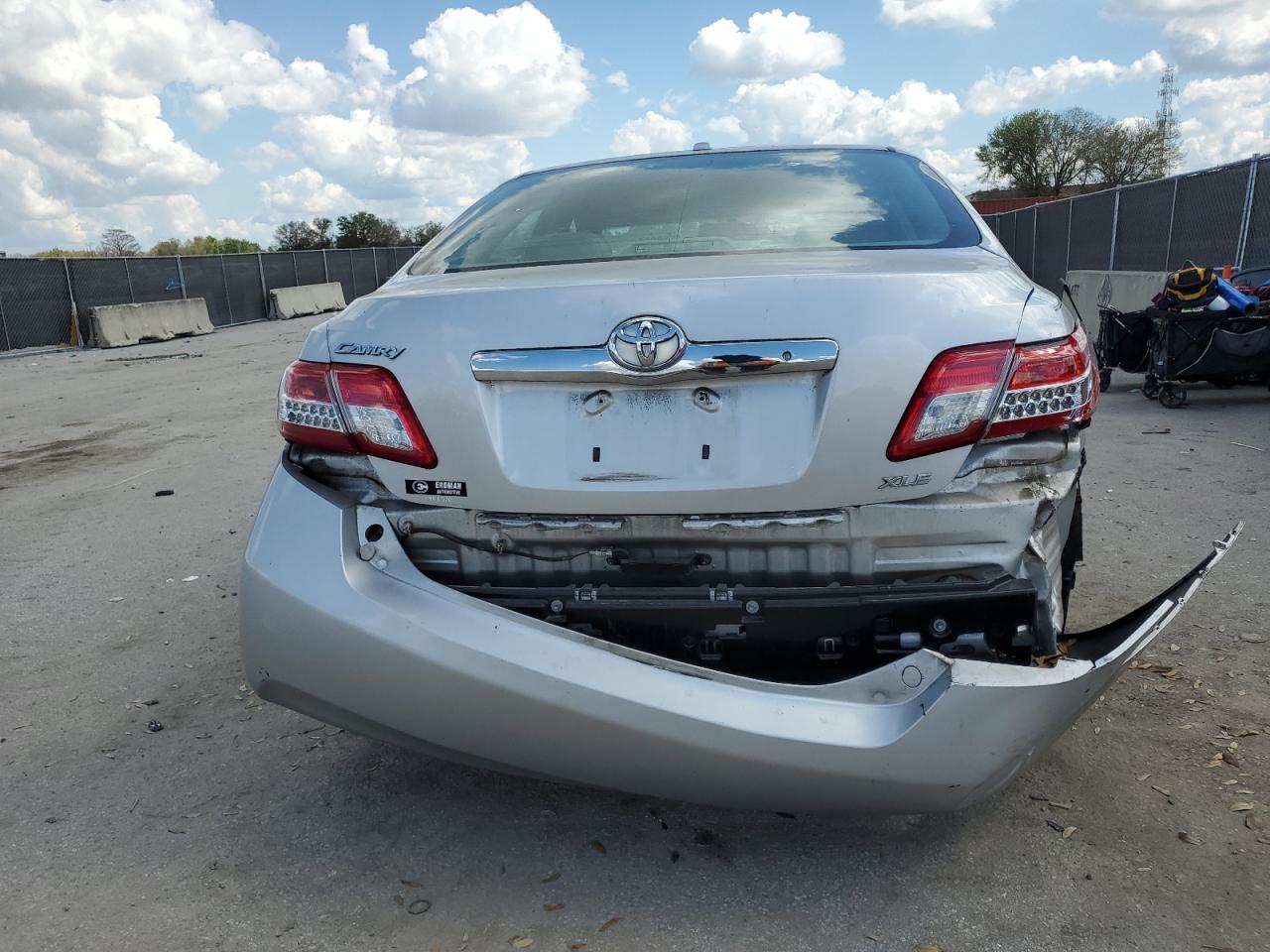 2011 Toyota Camry - Image 6