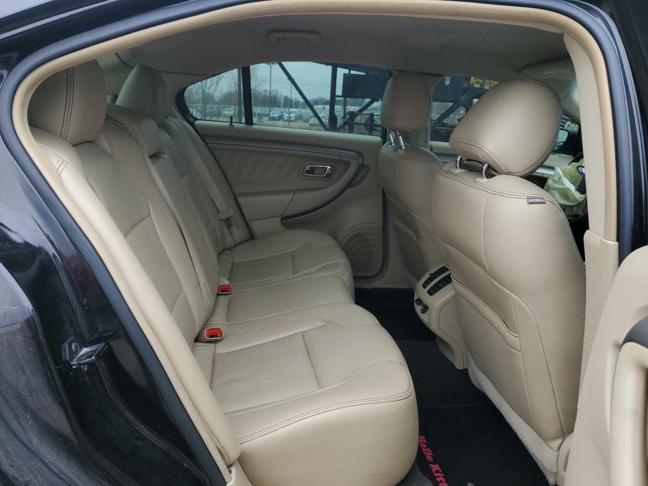 2013 Ford Taurus - Image 10