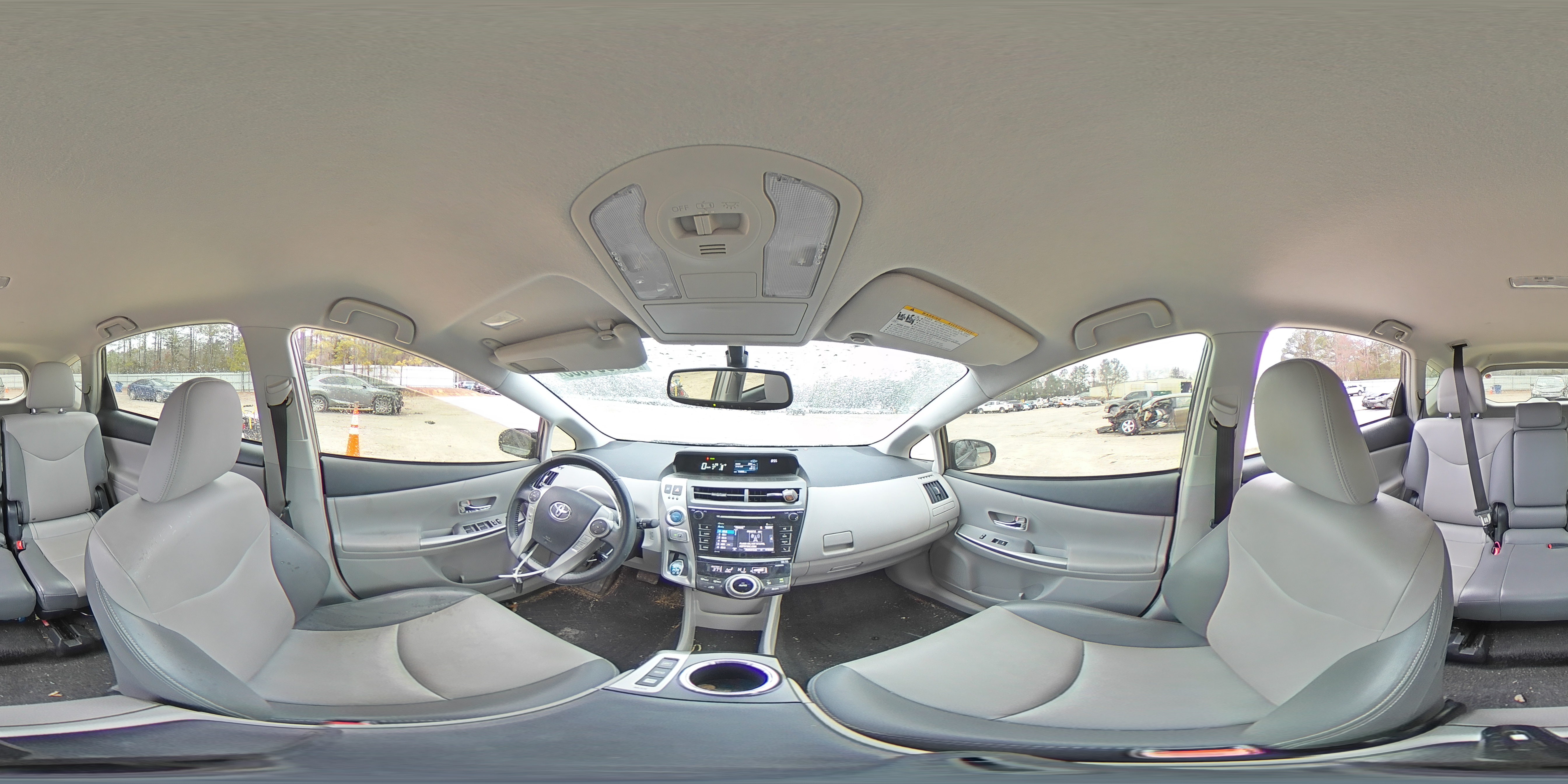2016 Toyota Prius - Image 12