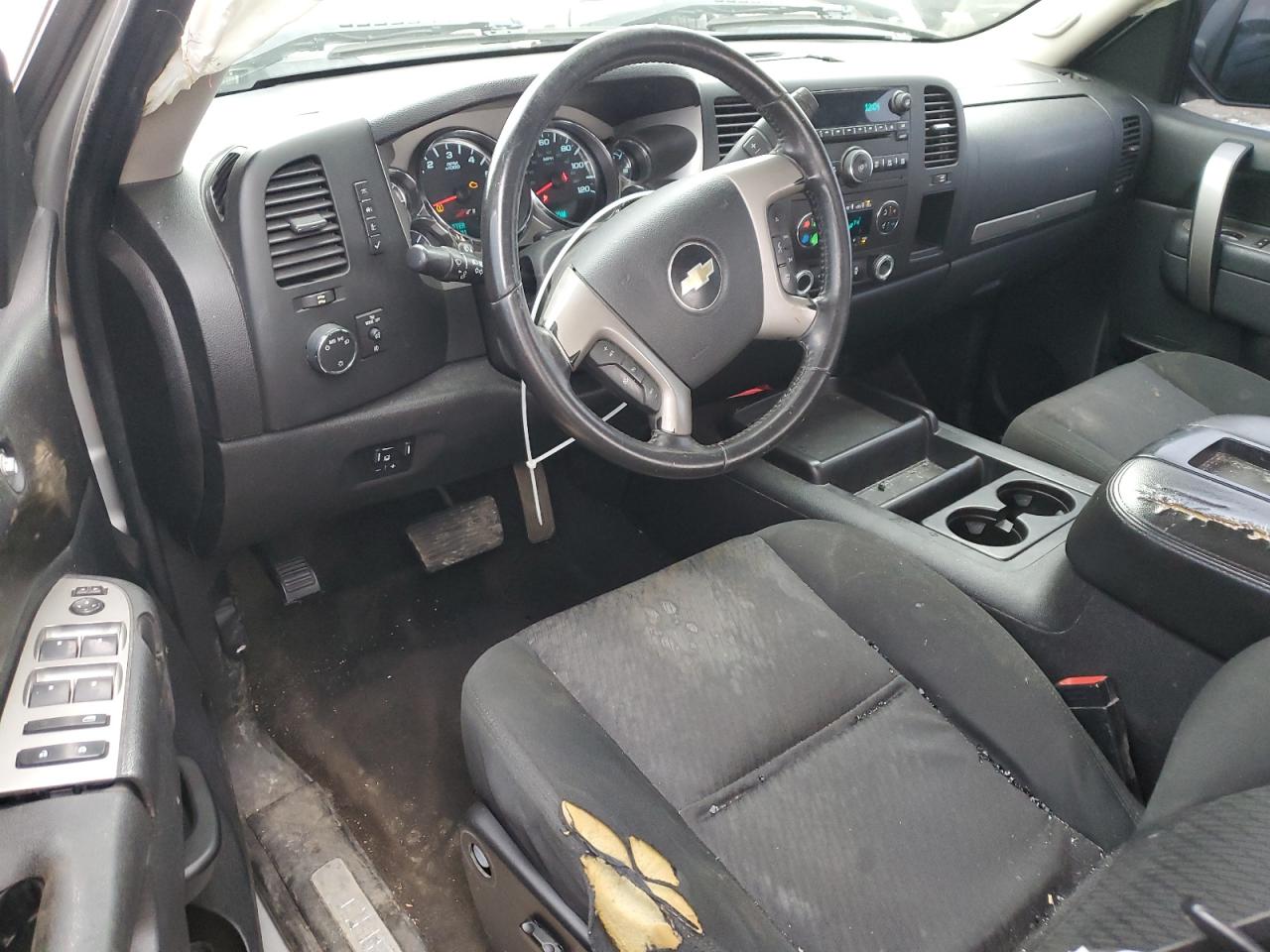 2011 Chevrolet Silverado - Image 8