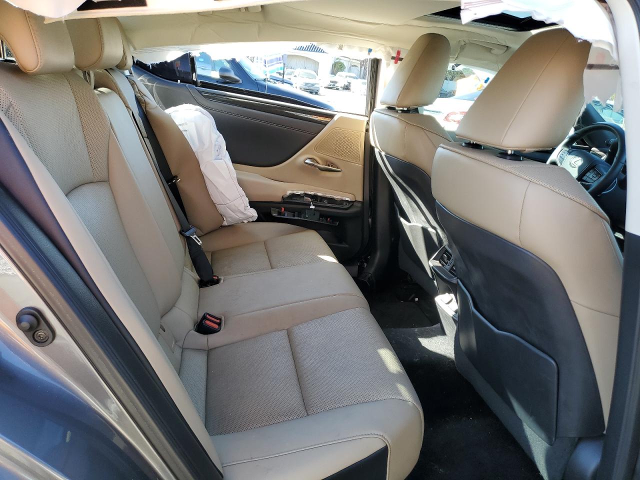 2021 Lexus ES - Image 10