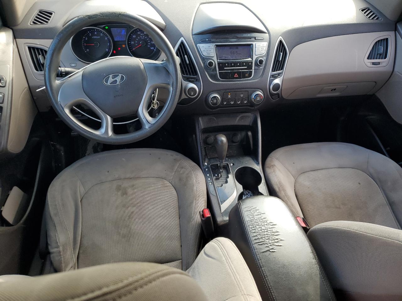 2010 Hyundai Tucson - Image 8