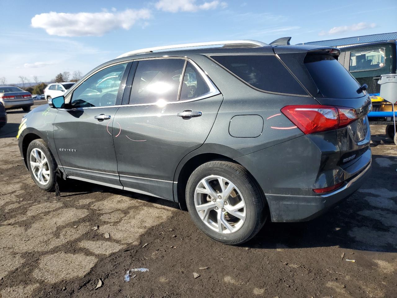 2018 Chevrolet Equinox - Image 2