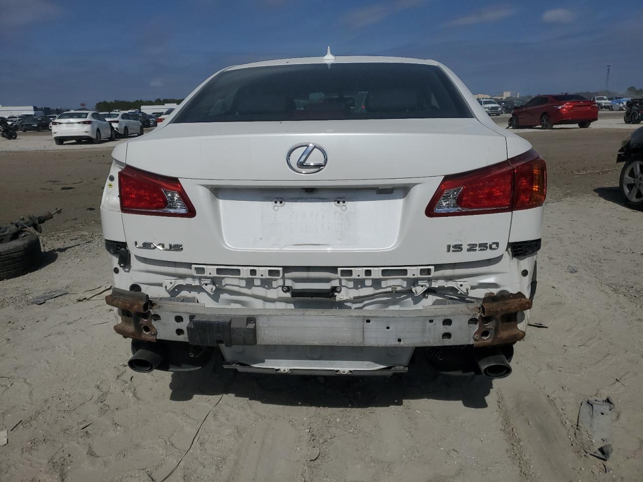 2010 Lexus IS - Image 6
