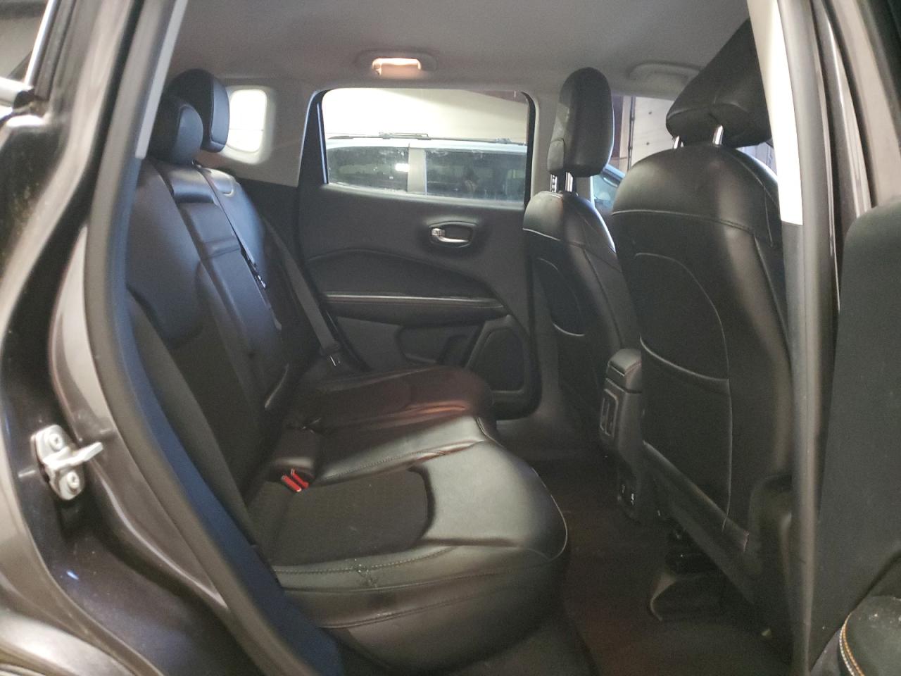 2017 Jeep Compass - Image 11