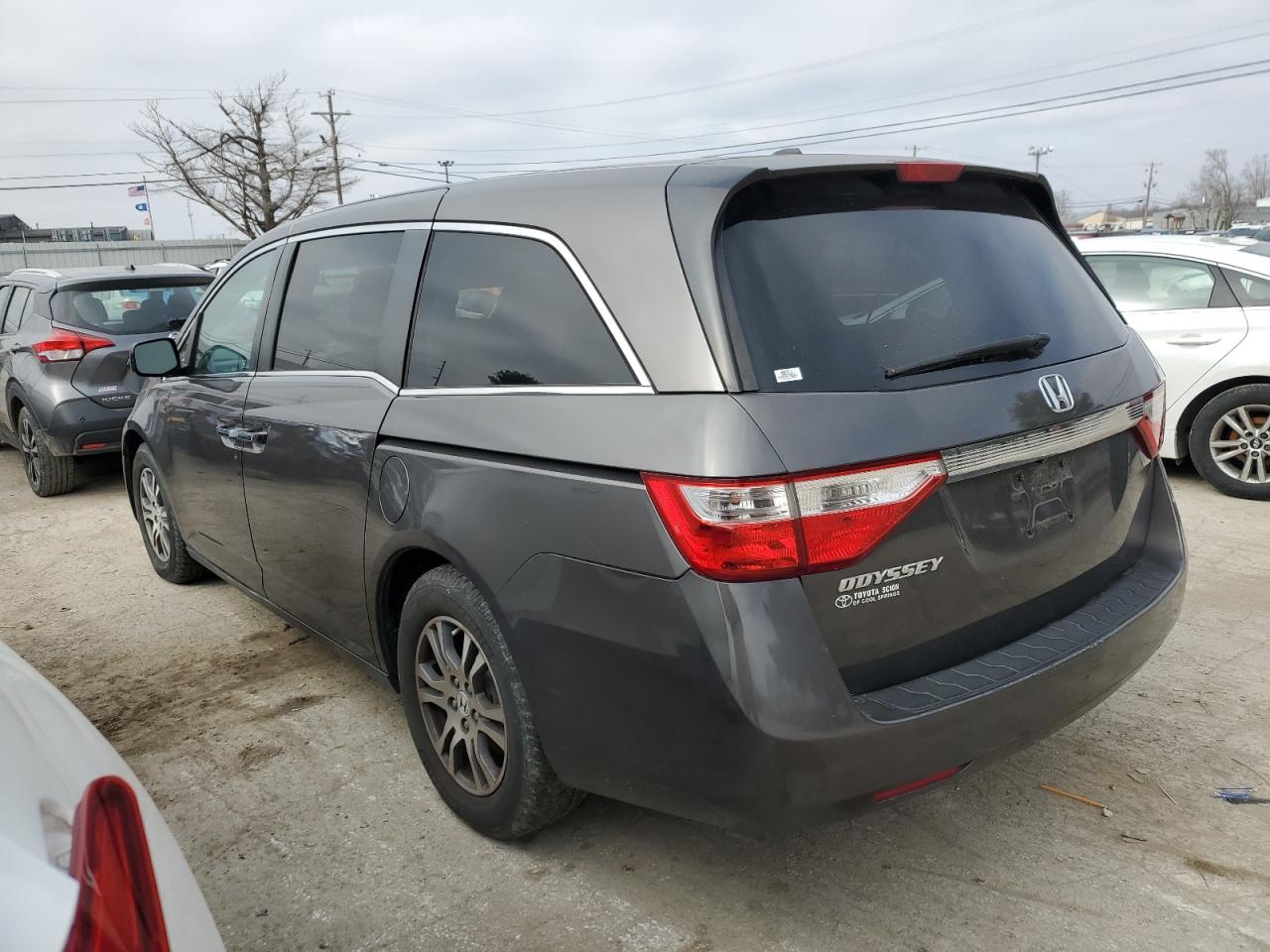 2011 Honda Odyssey - Image 2