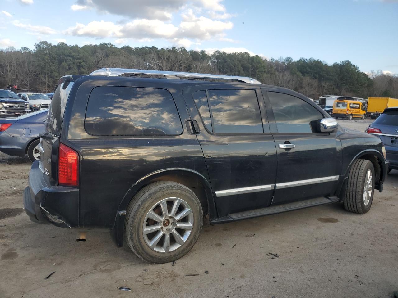 2010 Infiniti QX56 - Image 3