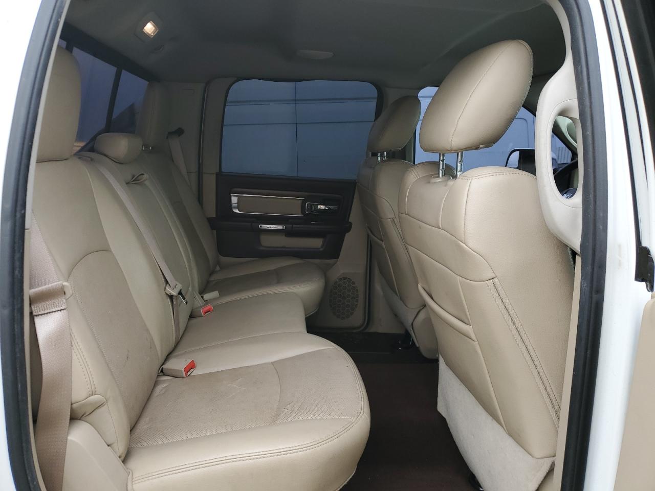 2014 RAM 3500 - Image 10