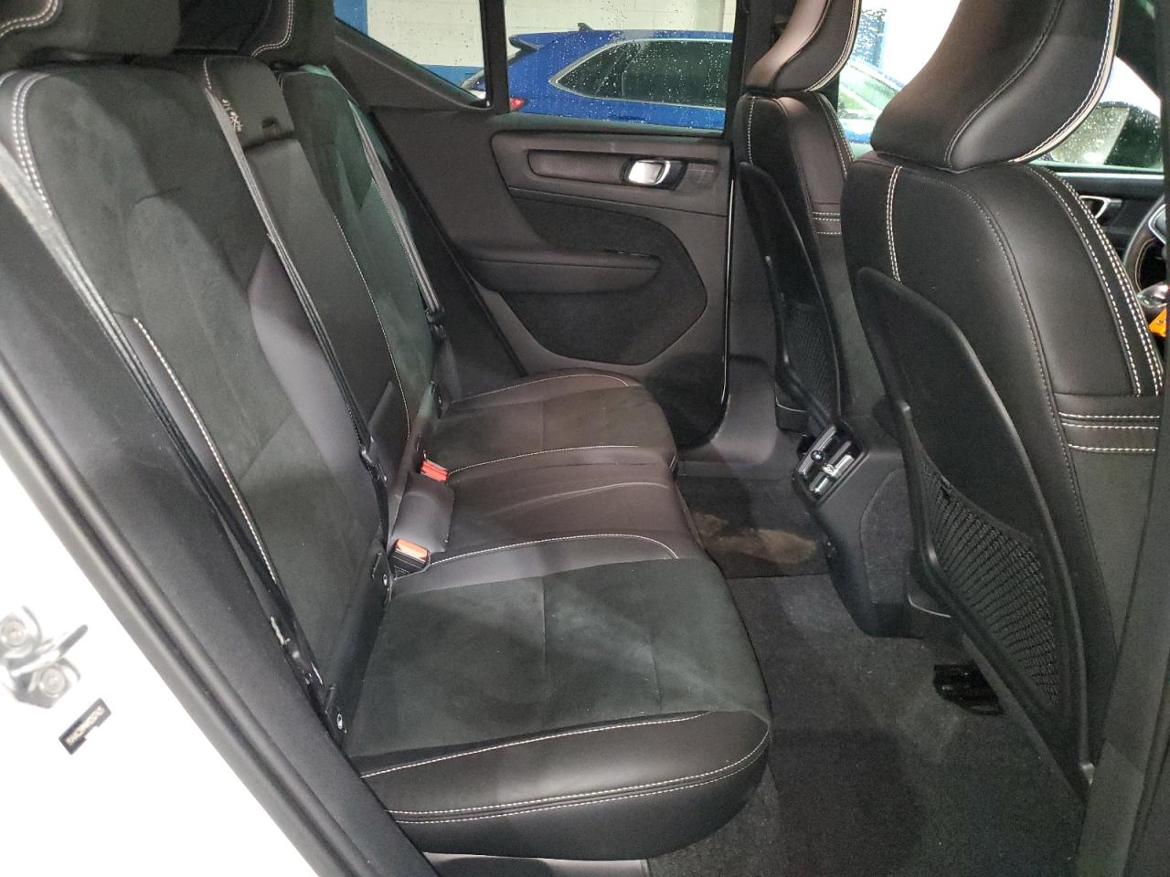 2021 Volvo XC40 - Image 11