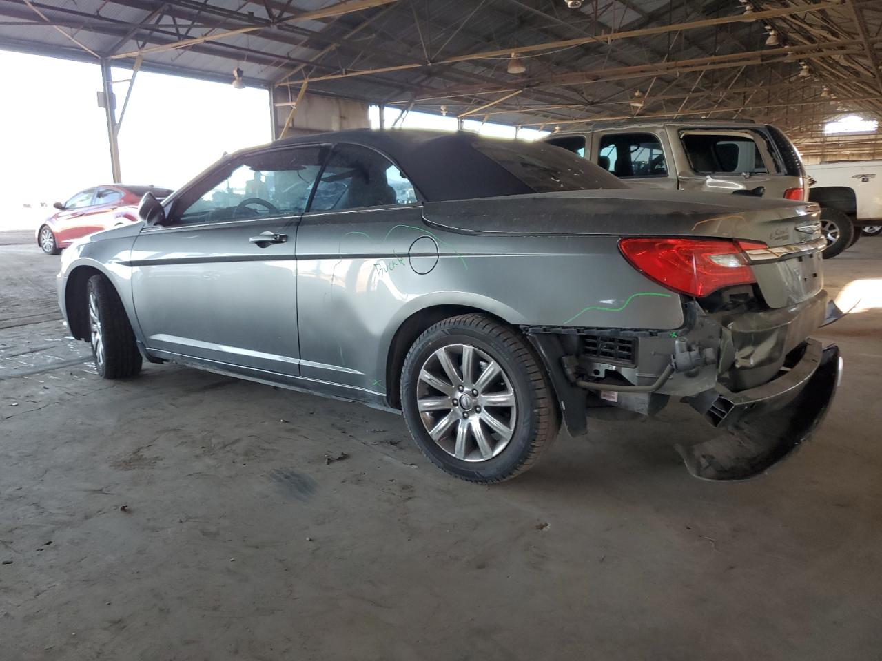 2013 Chrysler 200 - Image 2
