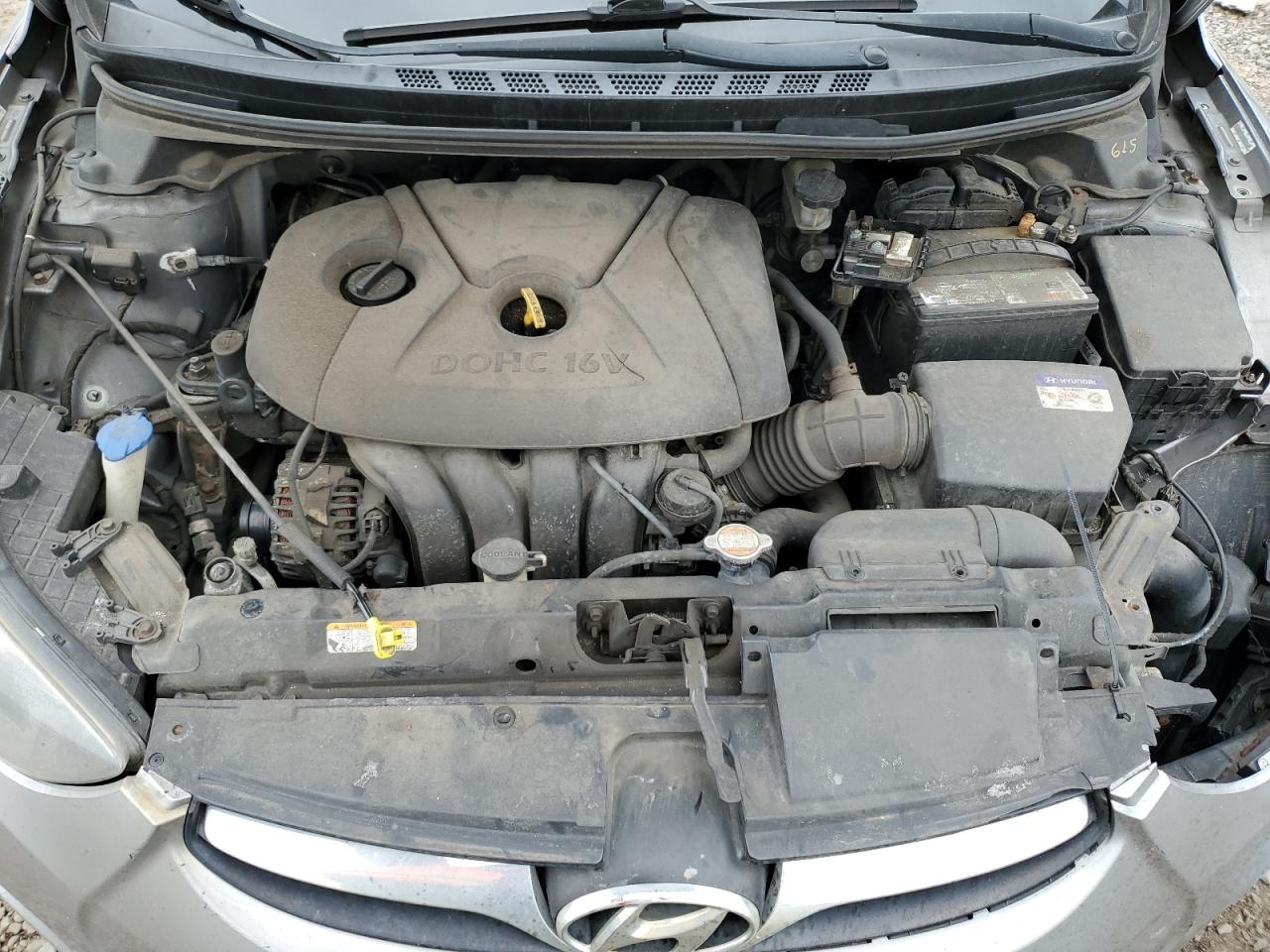 2012 Hyundai Elantra - Image 11