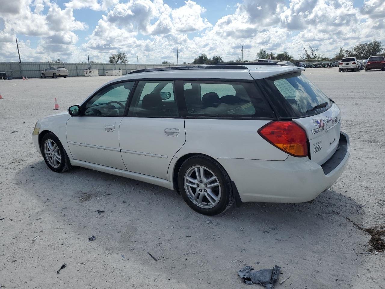 2005 Subaru Legacy - Image 2