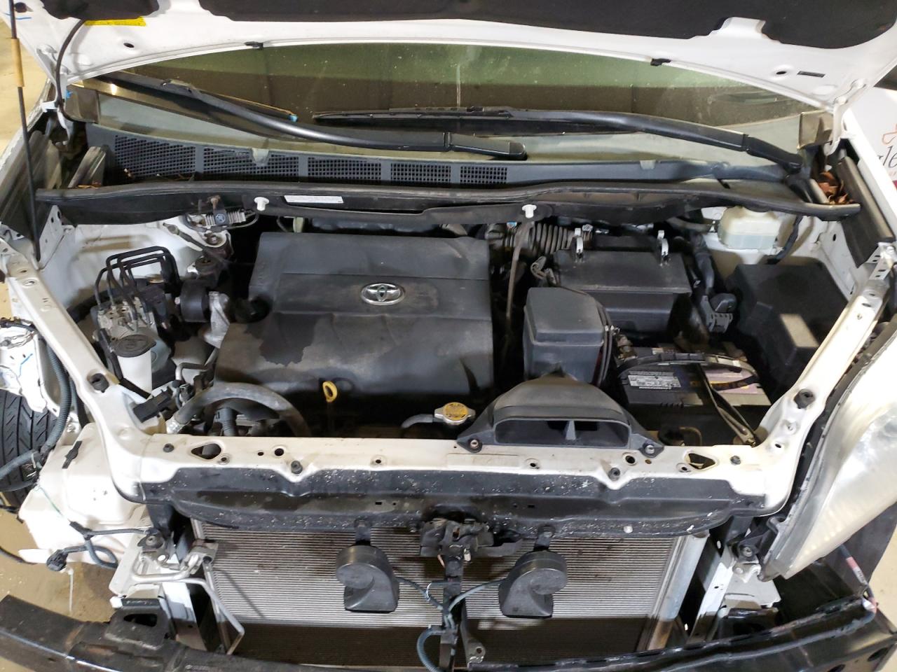 2015 Toyota Sienna - Image 12