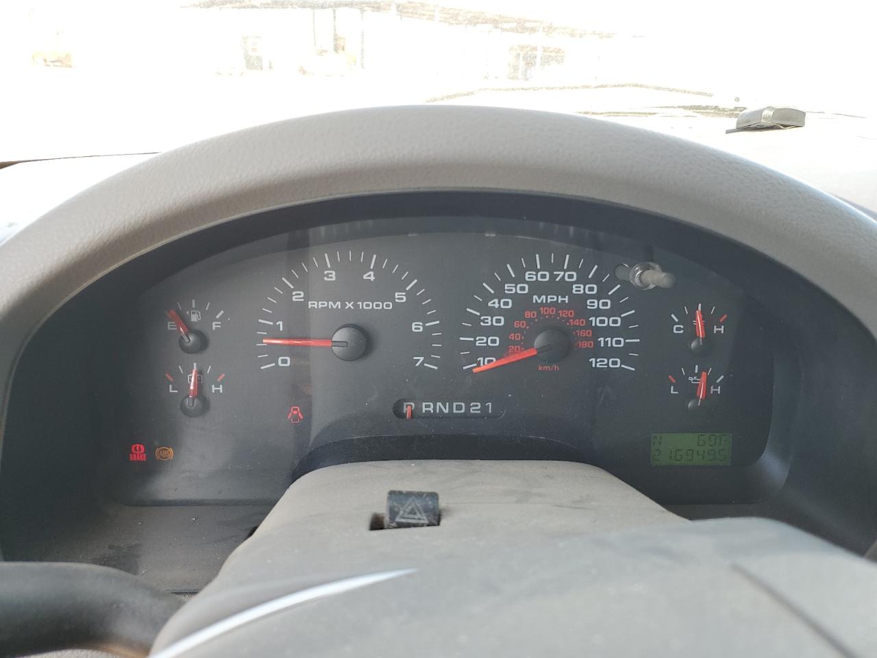 2004 Ford F-150 - Image 9