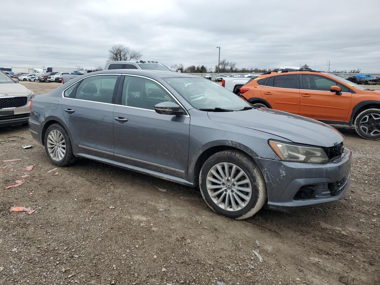 2016 Volkswagen Passat - Image 4