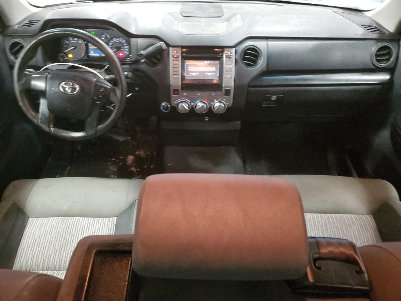 2015 Toyota Tundra - Image 8