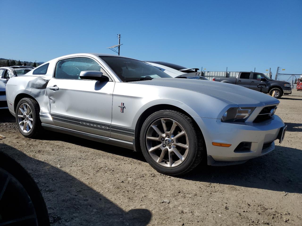 2010 Ford Mustang - Image 4