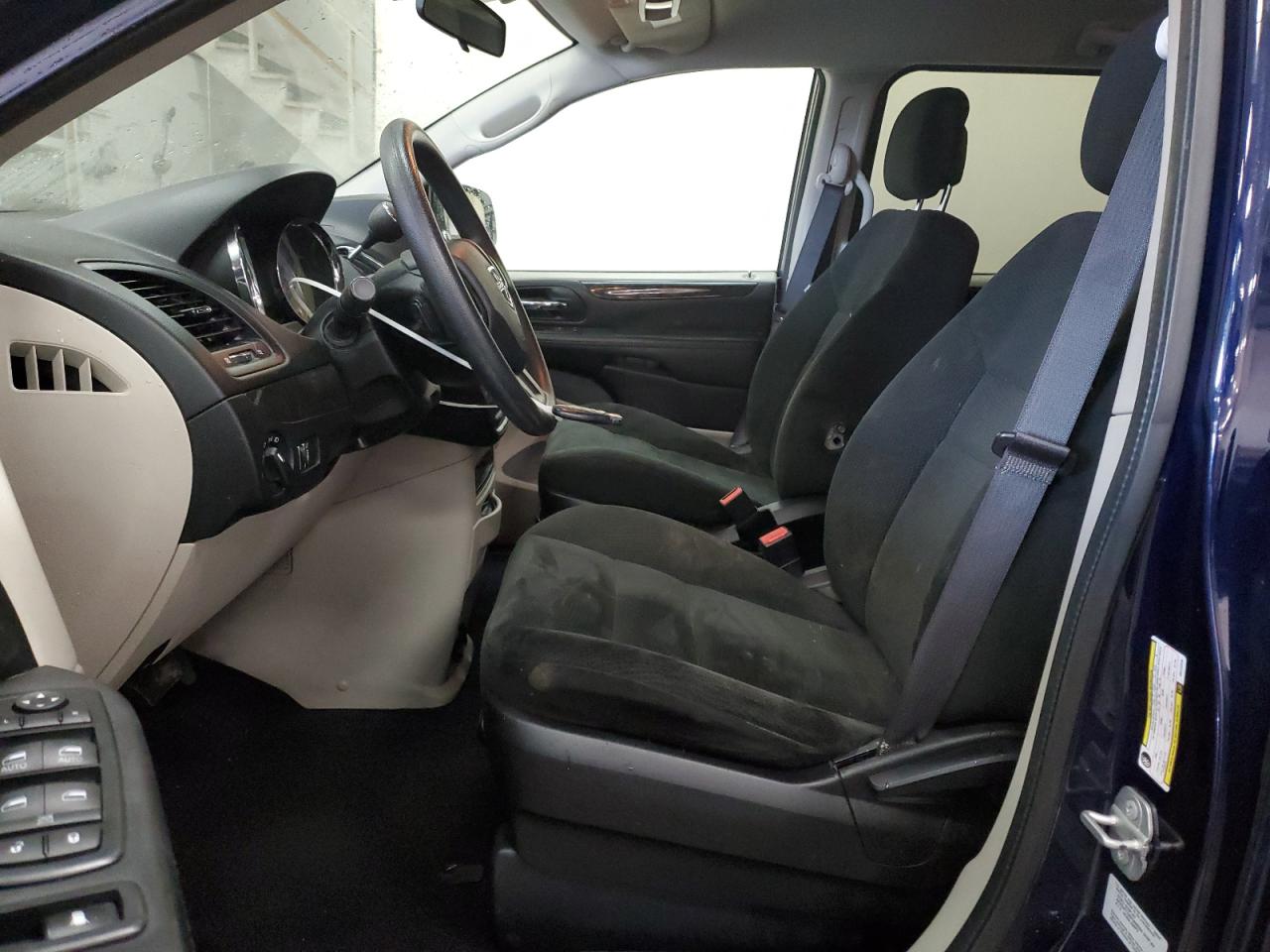 2016 Dodge Caravan - Image 7