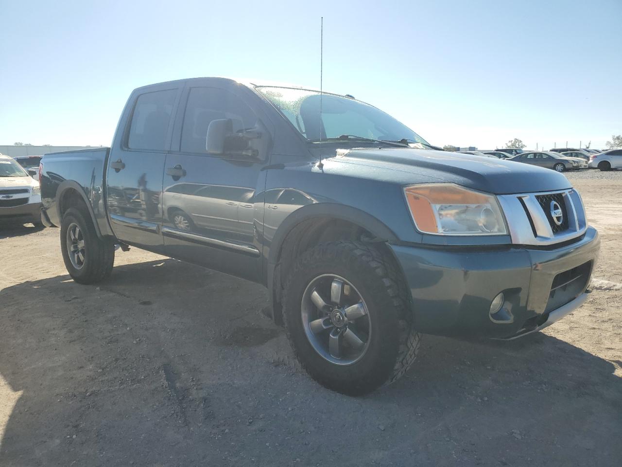 2014 Nissan Titan - Image 4