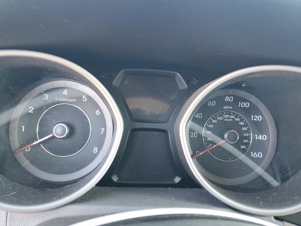 2011 Hyundai Elantra - Image 9