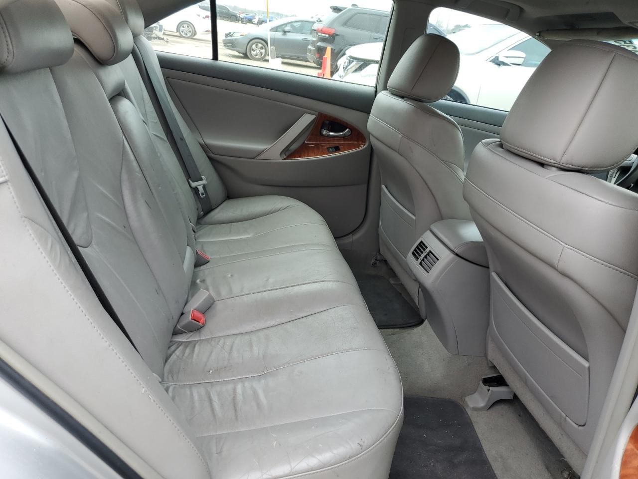 2011 Toyota Camry - Image 12