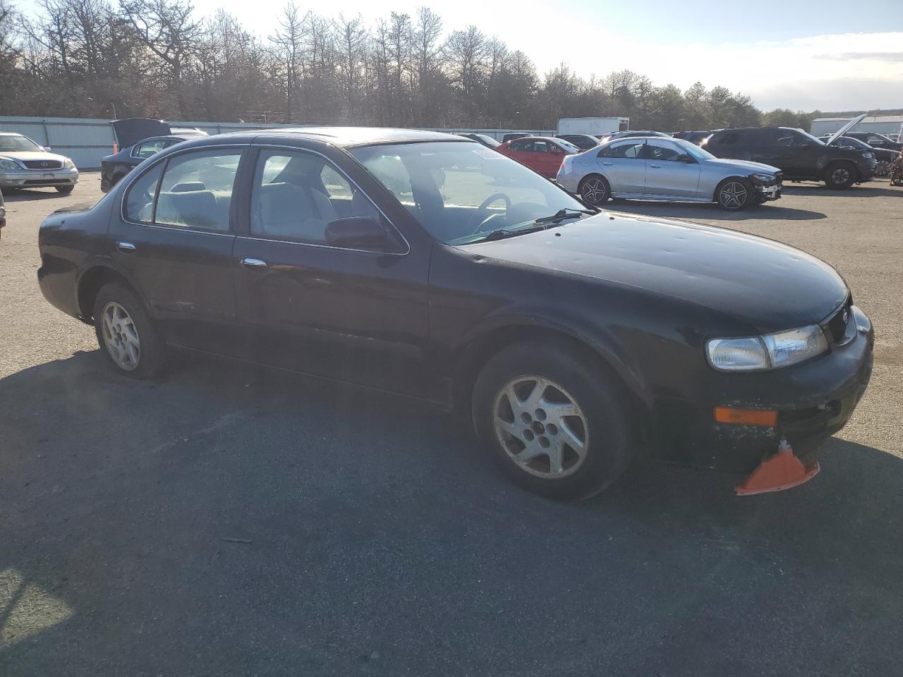 1996 Nissan Maxima - Image 4