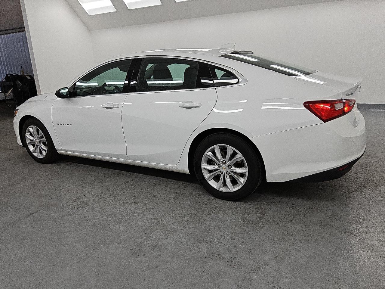 2023 Chevrolet Malibu - Image 2