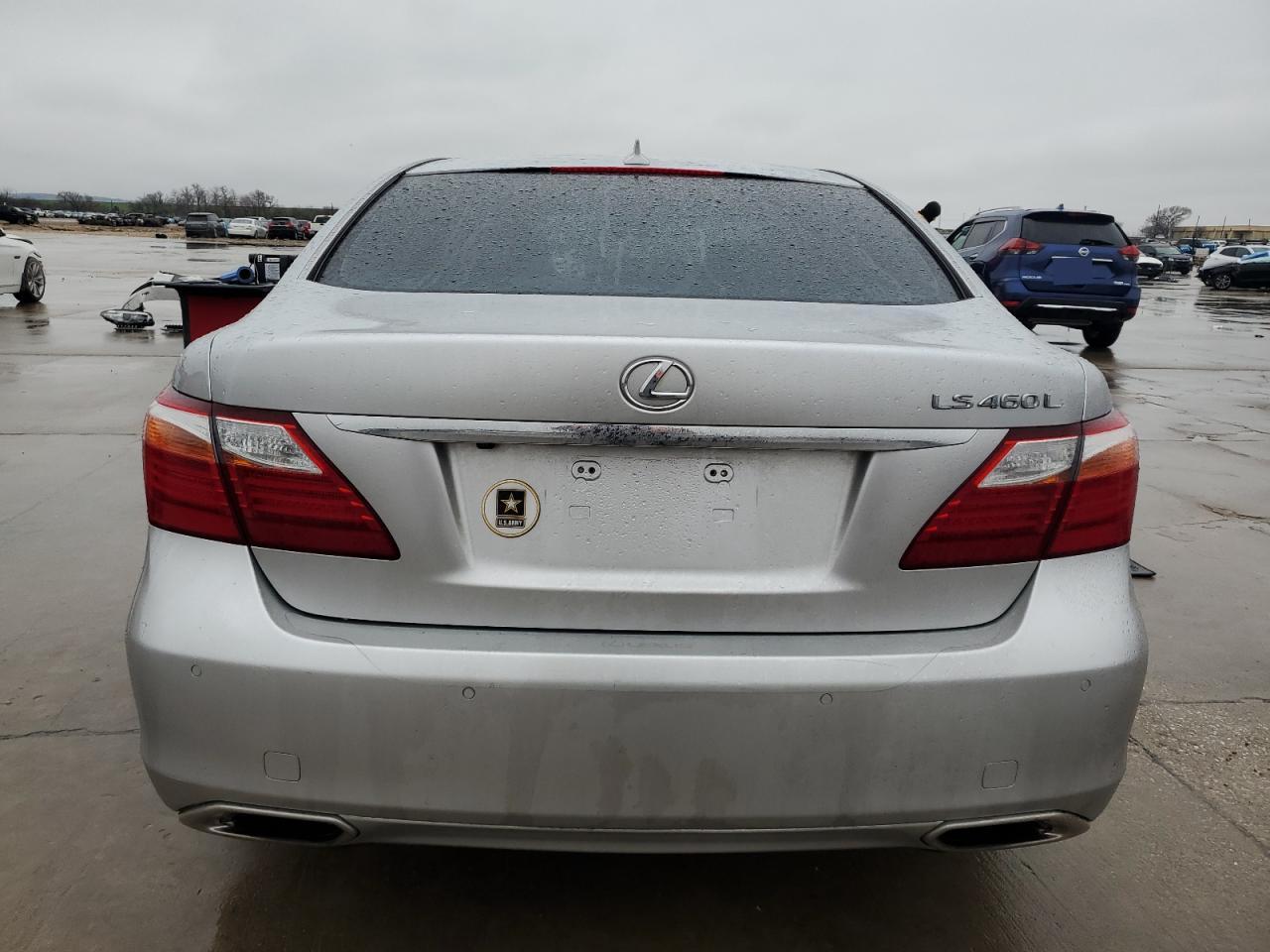2011 Lexus LS - Image 6