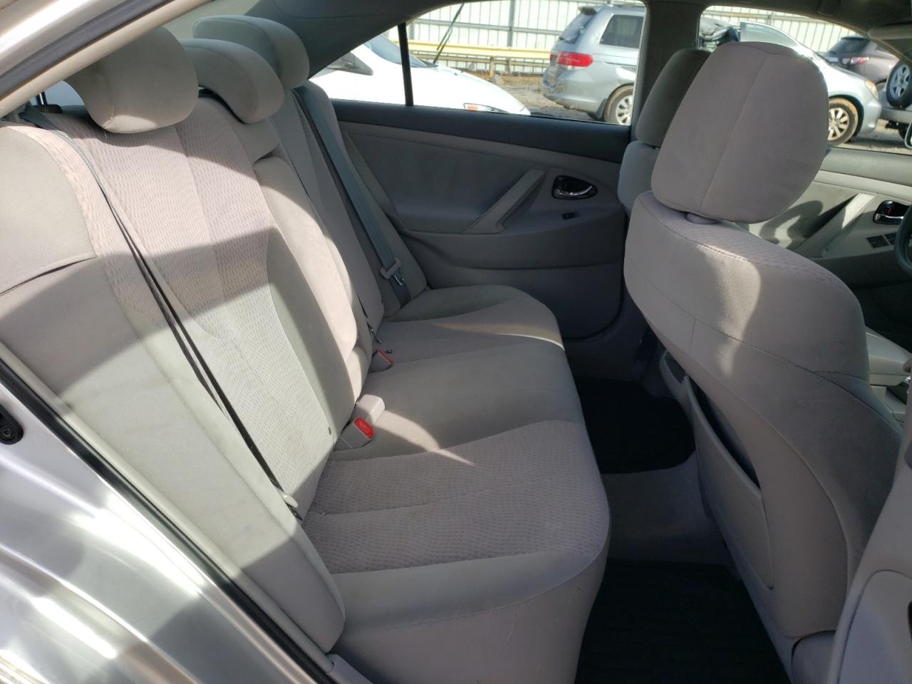 2011 Toyota Camry - Image 10