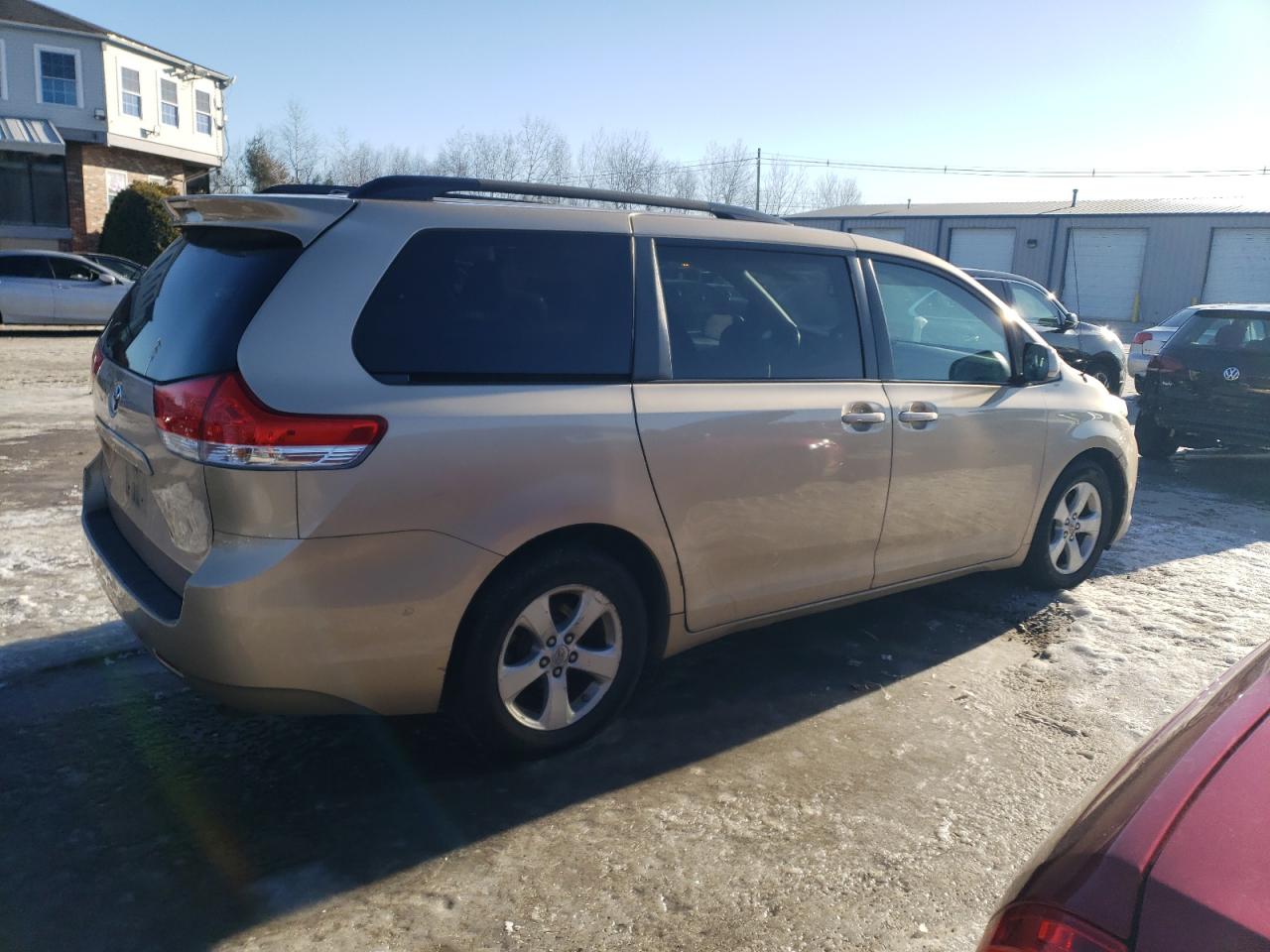 2012 Toyota Sienna - Image 3