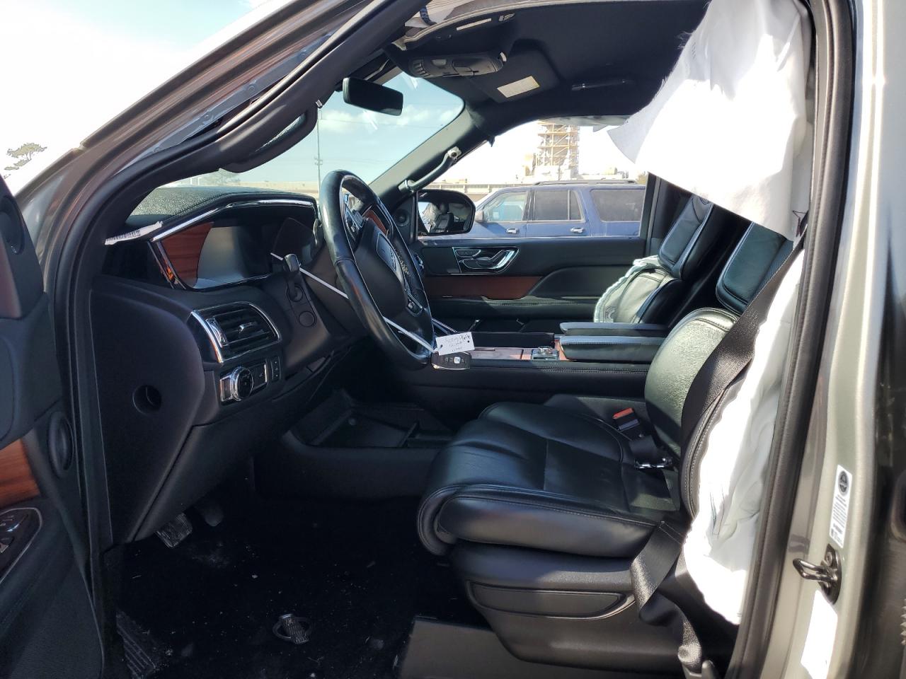 2019 Lincoln Navigator - Image 7