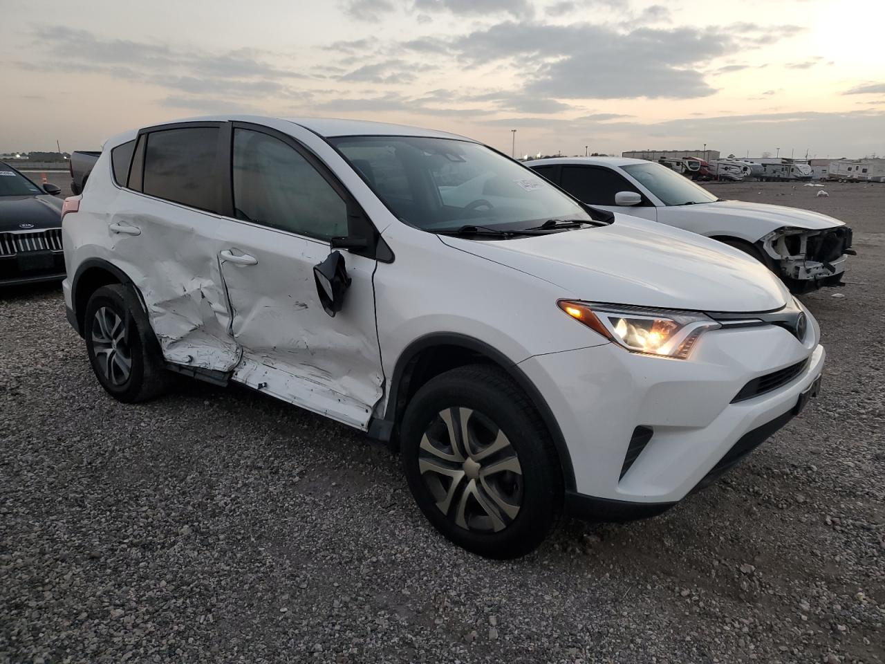 2018 Toyota RAV 4 - Image 4