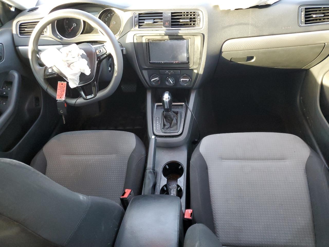 2017 Volkswagen Jetta - Image 8
