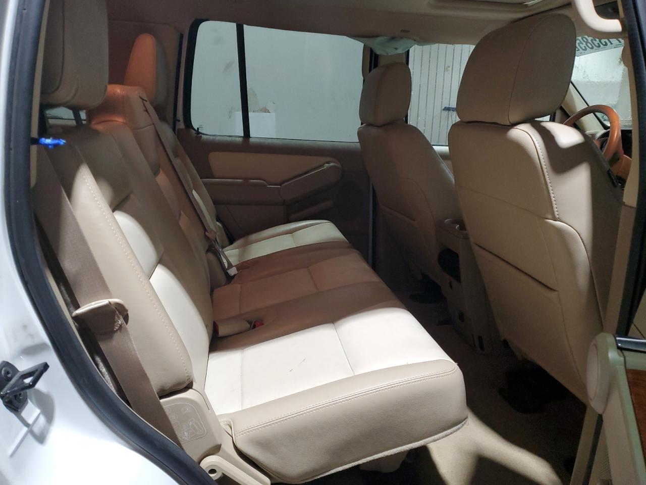 2007 Ford Explorer - Image 11