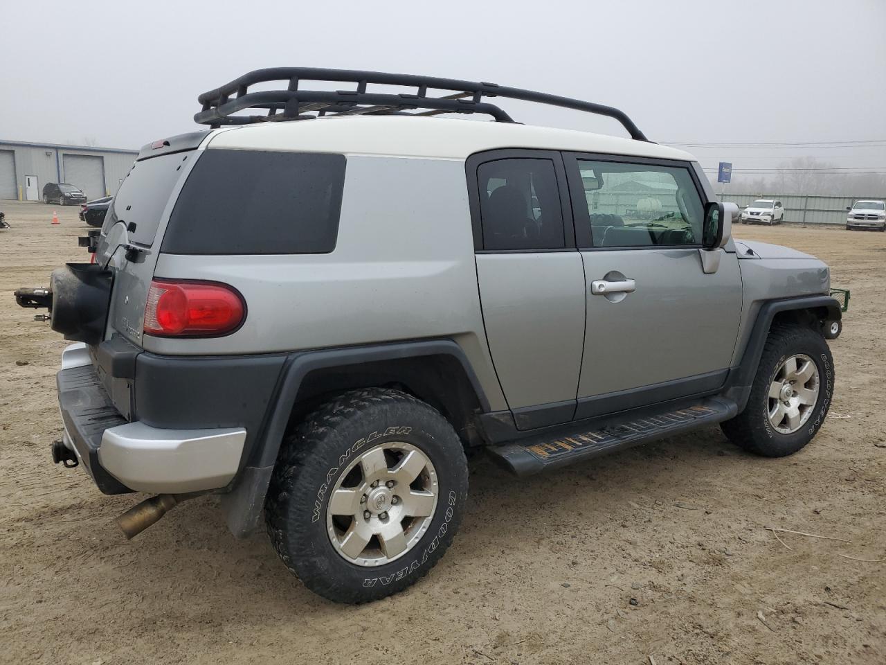 2010 Toyota FJ Cruiser - Image 3