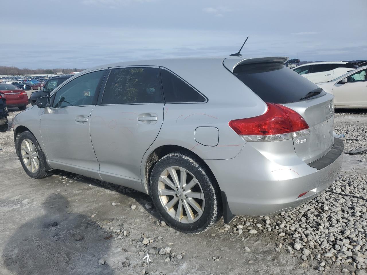 2010 Toyota Venza - Image 2