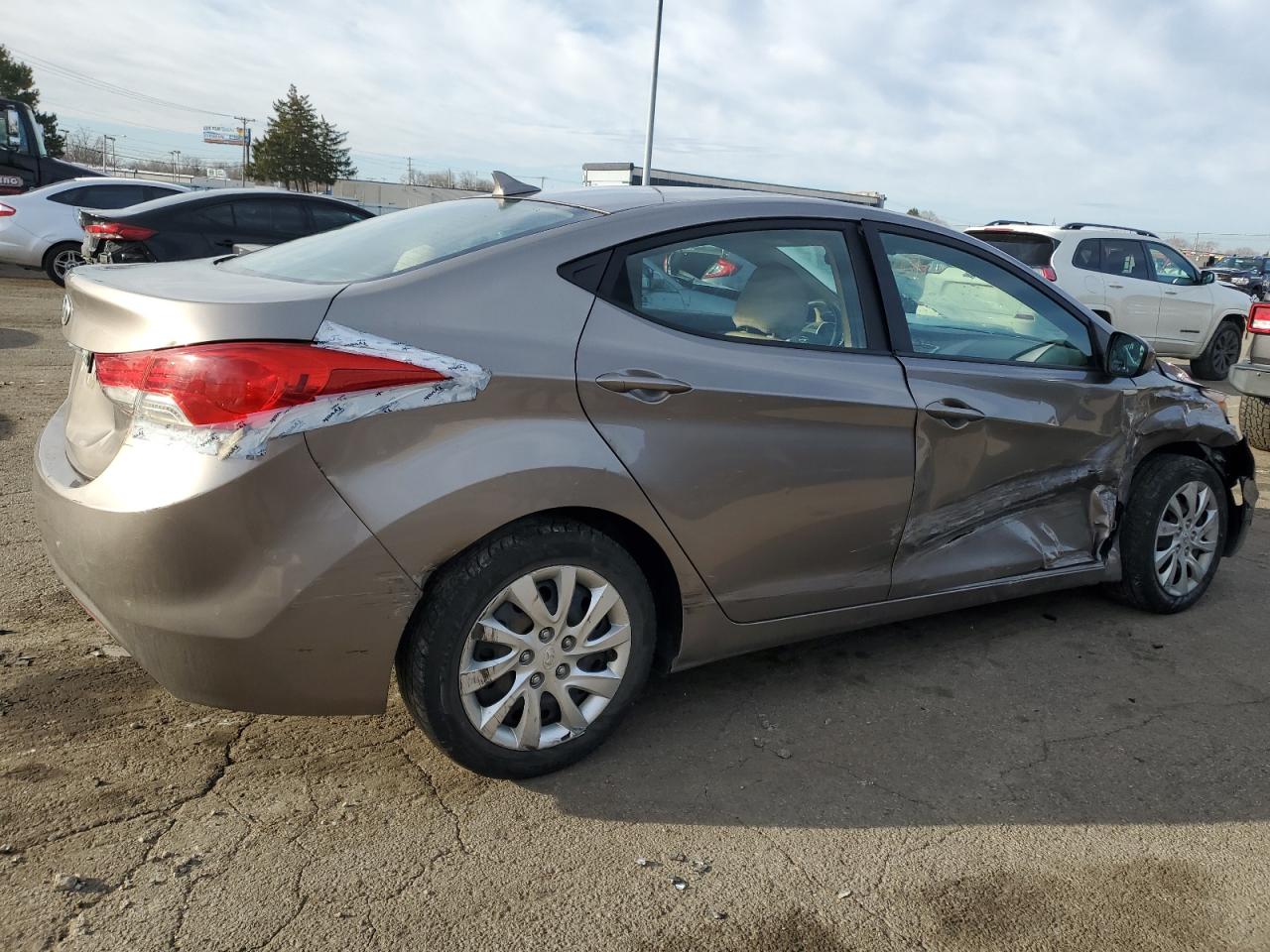 2011 Hyundai Elantra - Image 3
