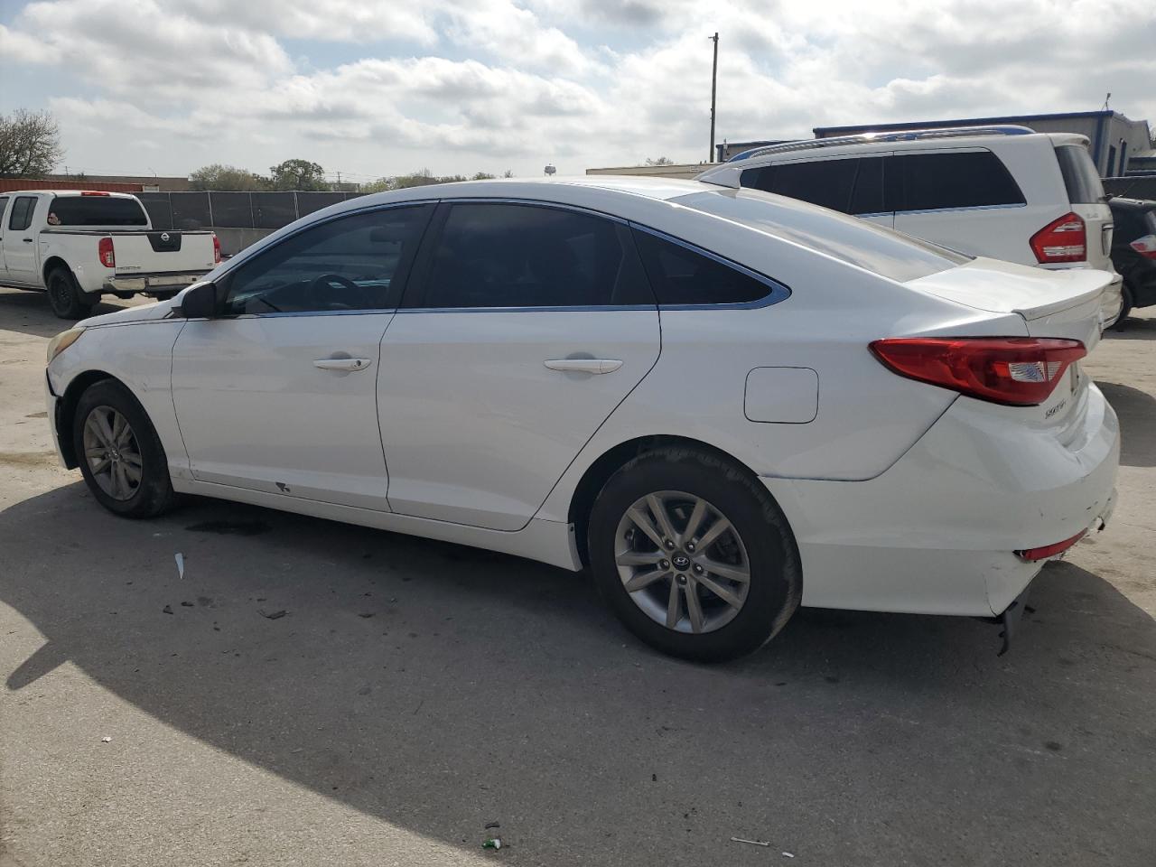 2015 Hyundai Sonata - Image 2