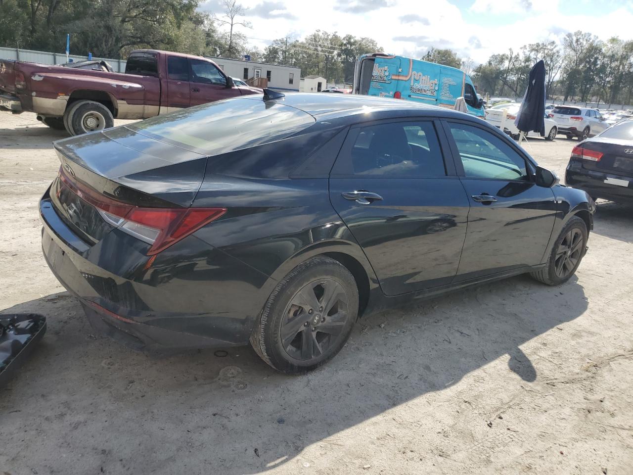2023 Hyundai Elantra - Image 3
