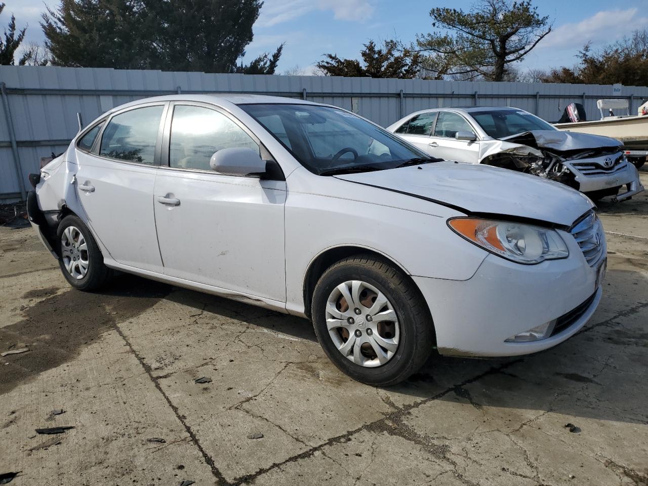 2010 Hyundai Elantra - Image 4