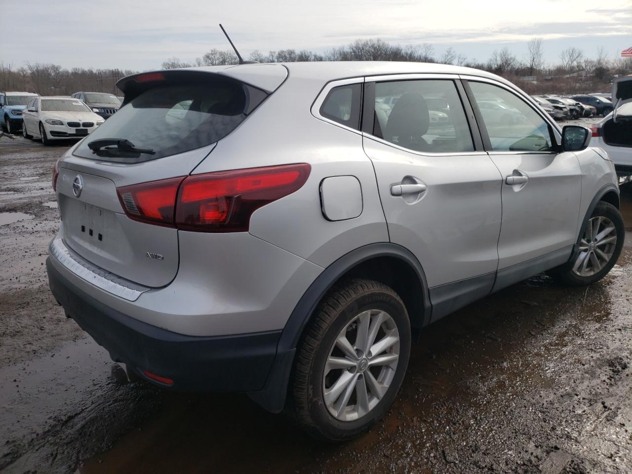 JN1BJ1CR3HW143669 NISSAN ROGUE 2017