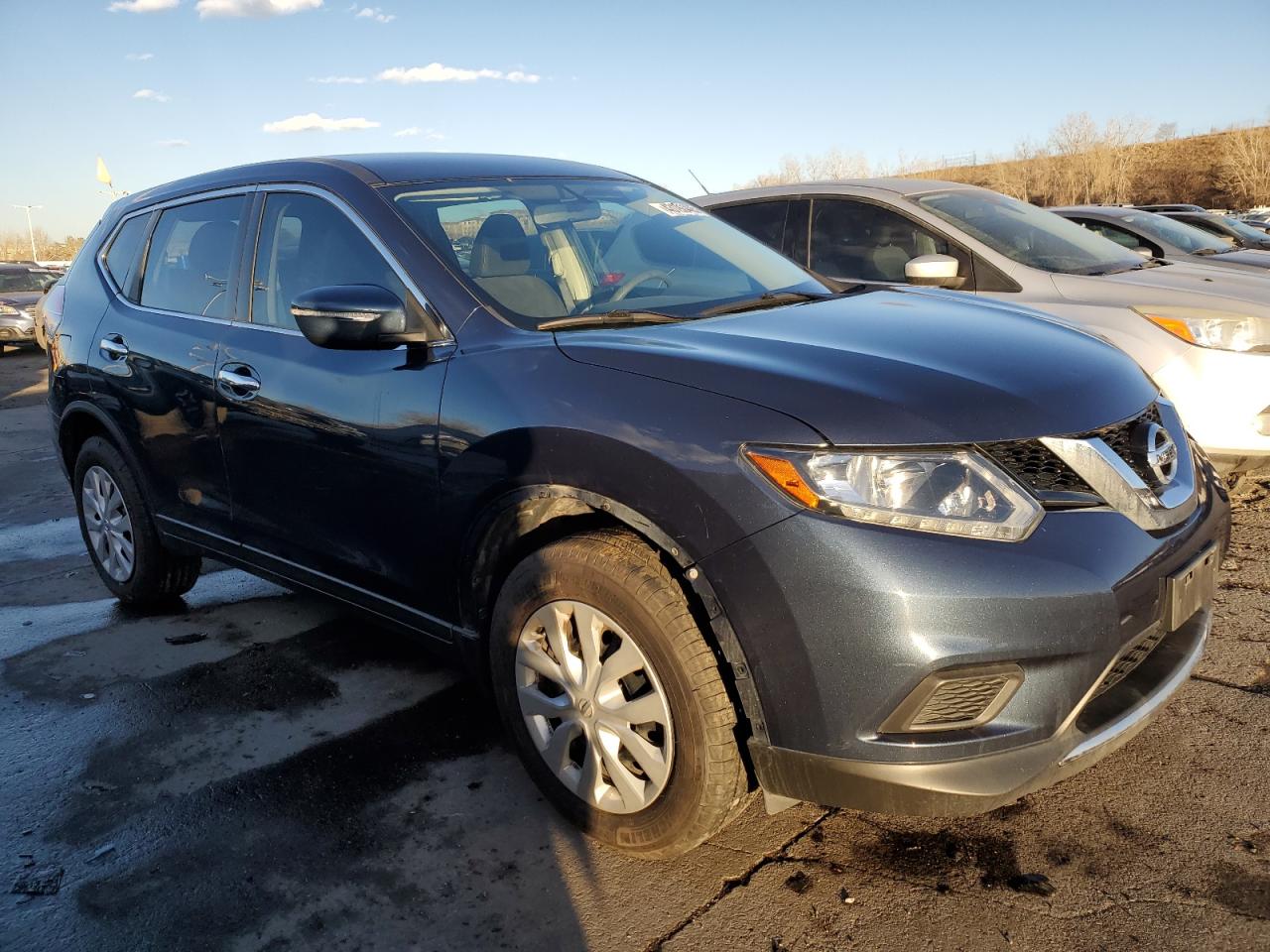 2015 Nissan Rogue - Image 4