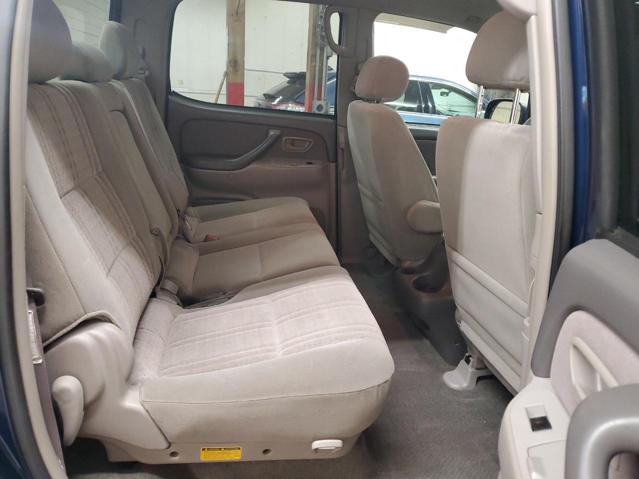 2004 Toyota Tundra - Image 10