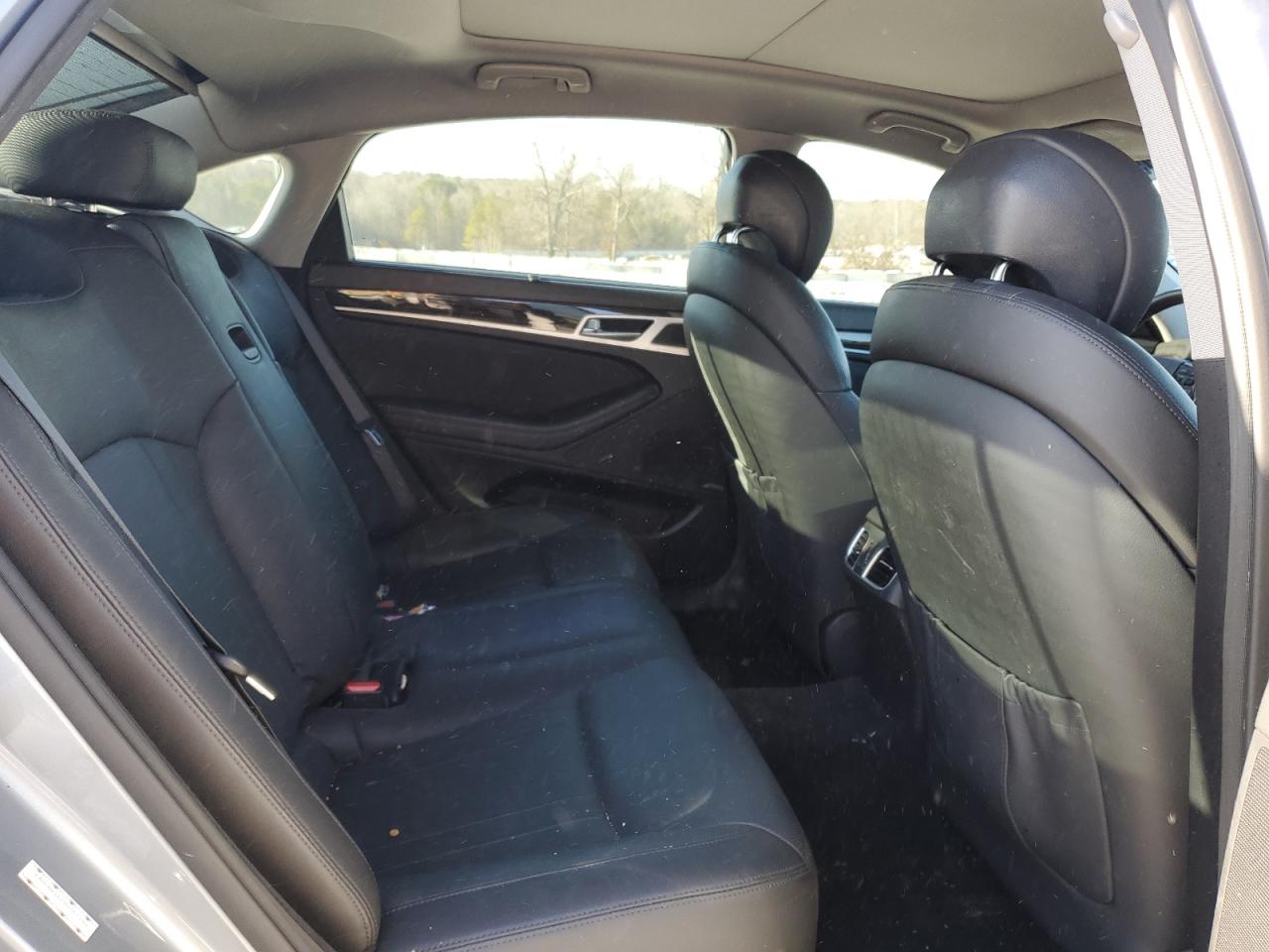 2017 Genesis G80 - Image 10