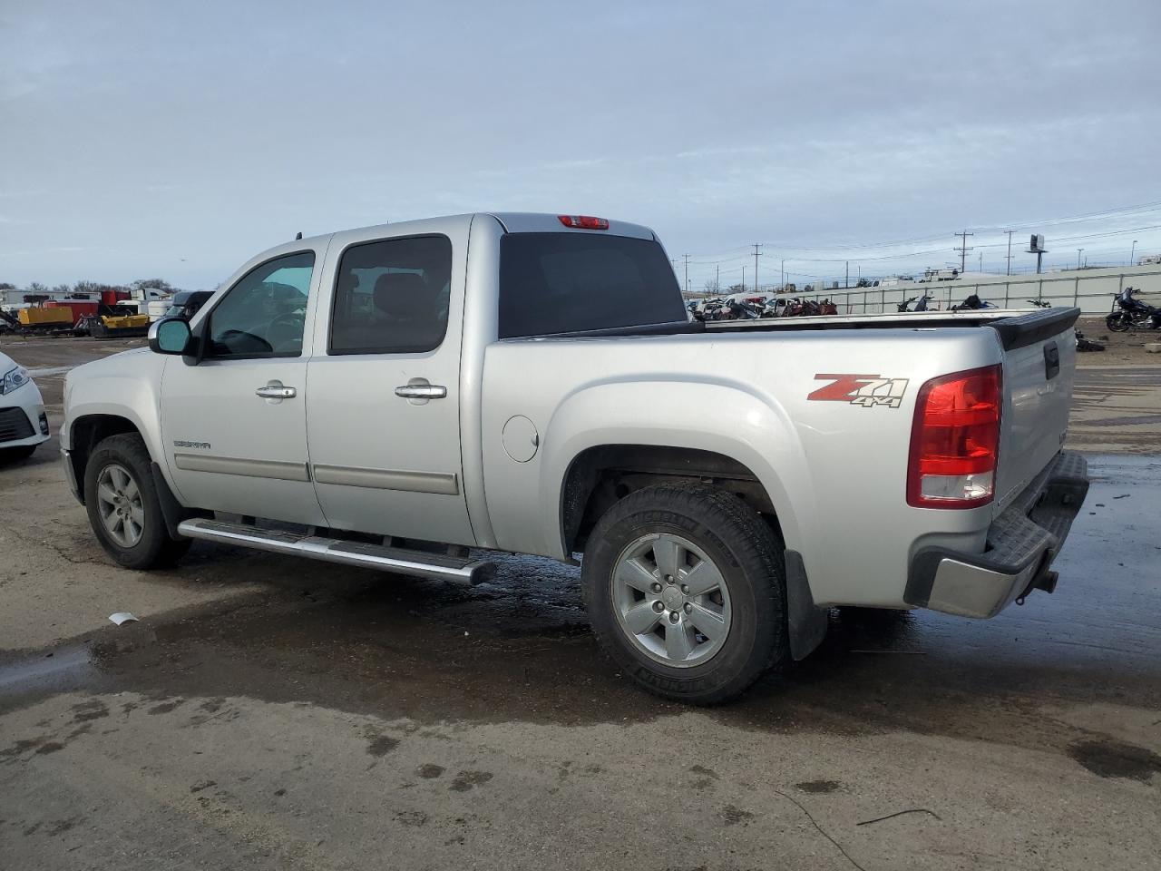 2012 GMC Sierra - Image 2
