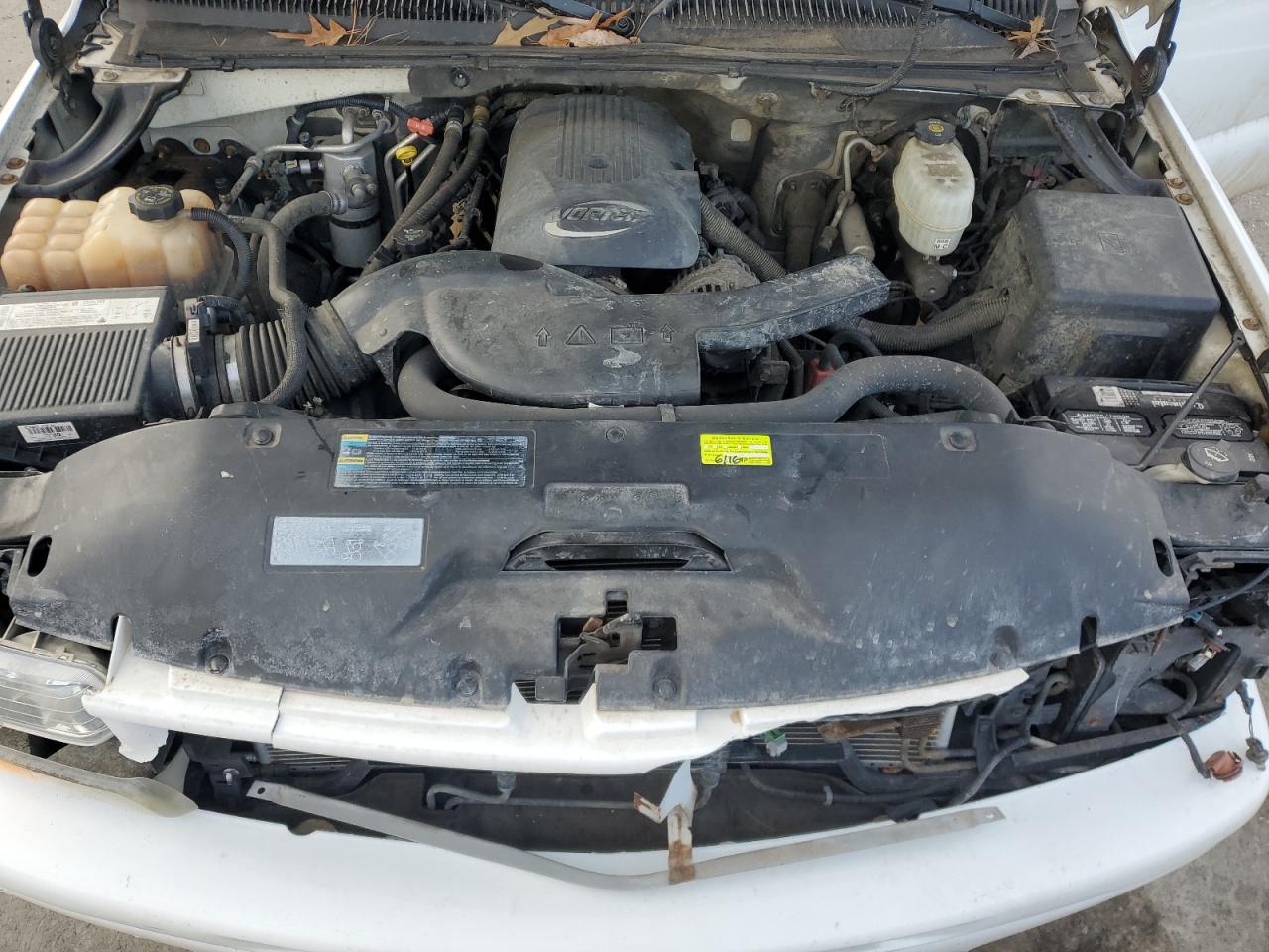 2005 Chevrolet Tahoe - Image 12
