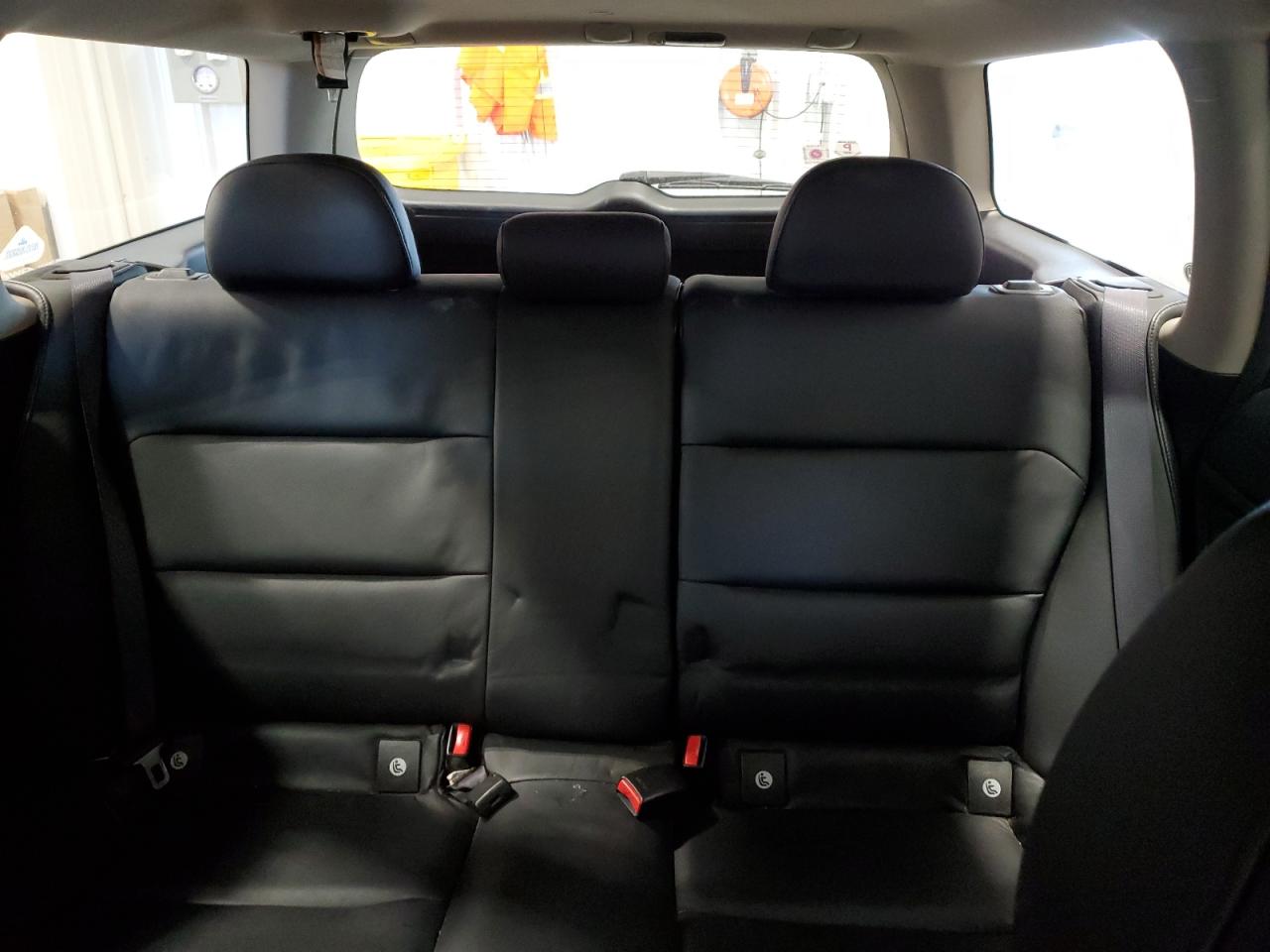 2005 Subaru Legacy - Image 10