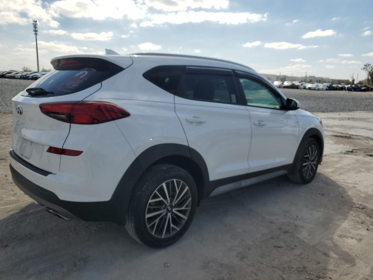 2021 Hyundai Tucson - Image 3