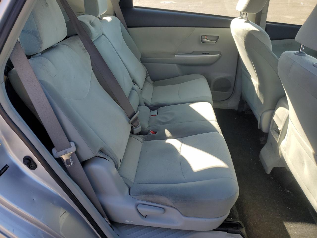 2012 Toyota Prius - Image 11